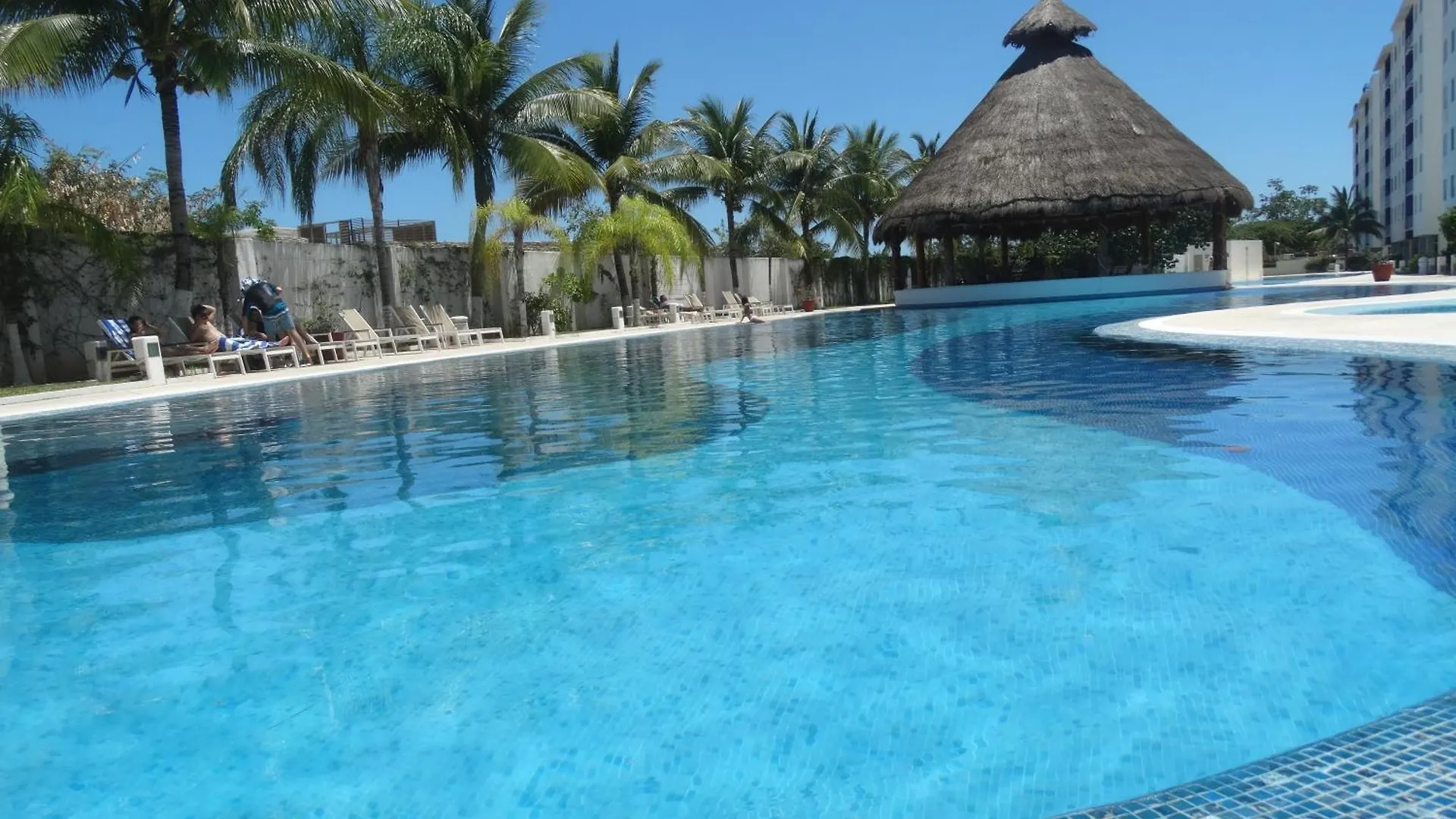 Yikal Suites By Andiani Travel contacts